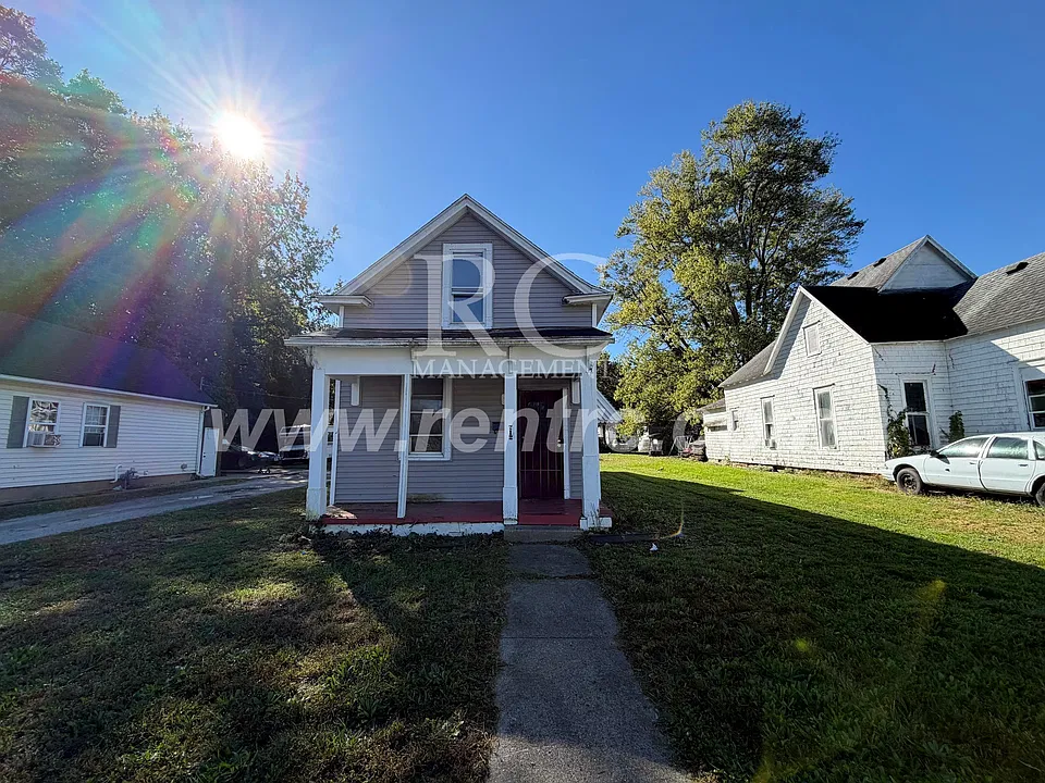 712 Commercial St