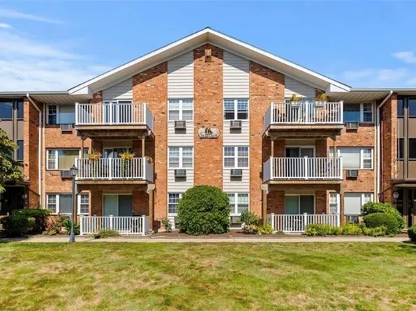 25 Bullocks Point Ave, Riverside, RI 02915