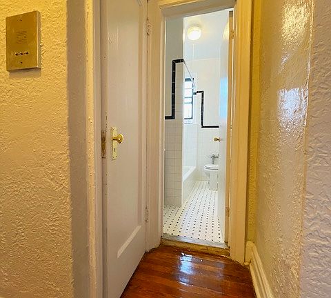 2nd image of 200 E 18th St #5
