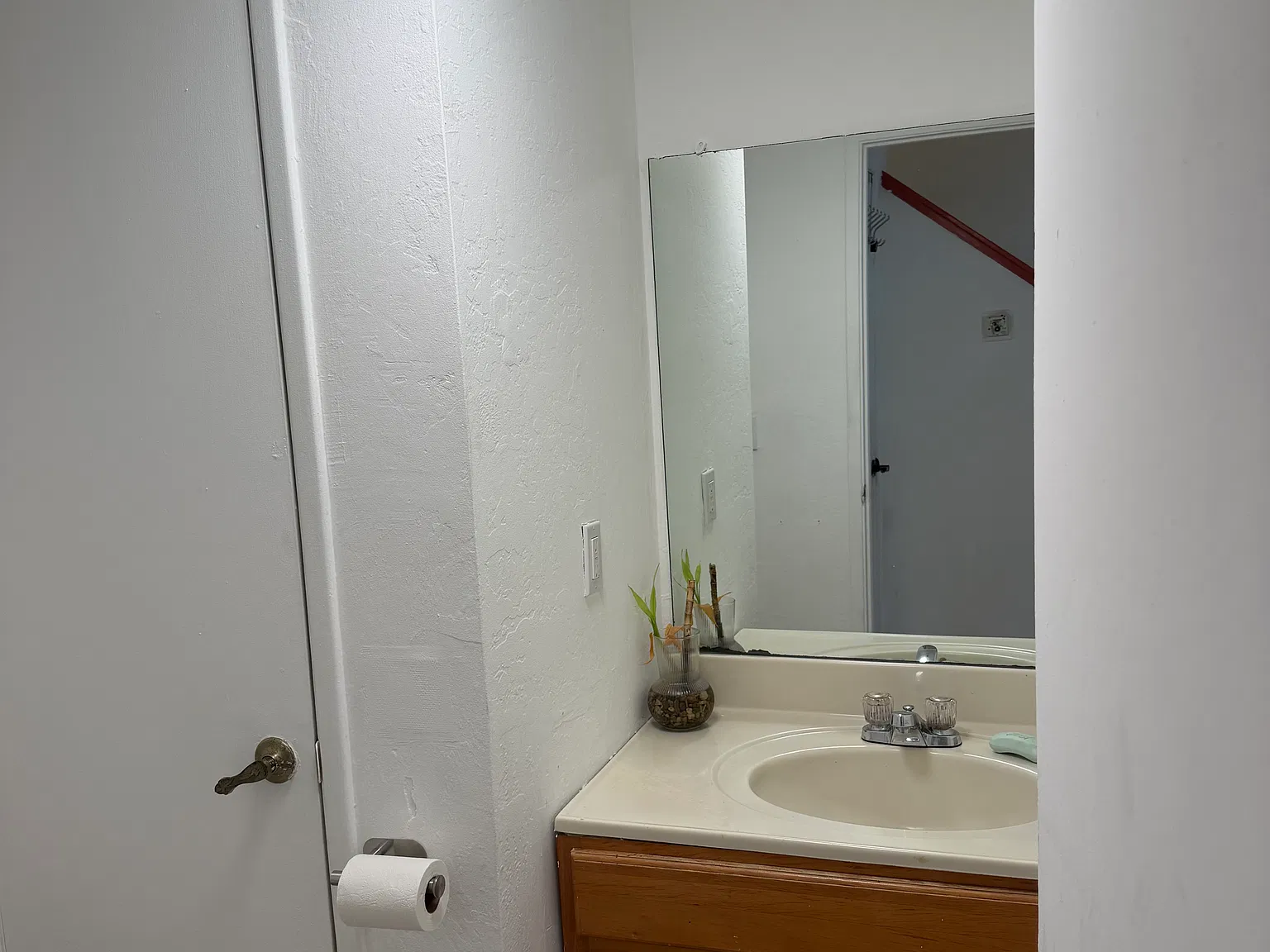 2 bed, 902 sqft, $2,700 — Photo 2