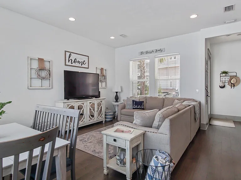 285 Gulfview Cir — Photo 9