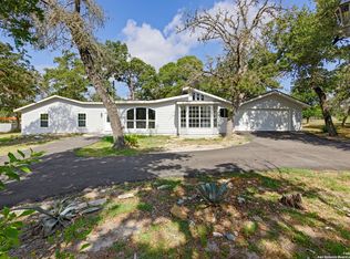 318 Blackjack Oak Rd, Seguin, TX 78155