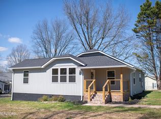 410 Walnut St, Madisonville, TN 37354