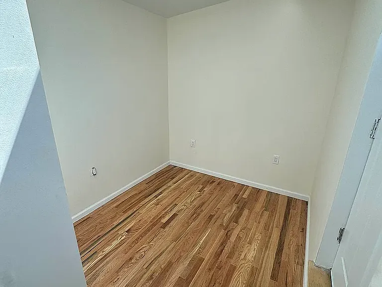 536 E 5th St #21 — Photo 2