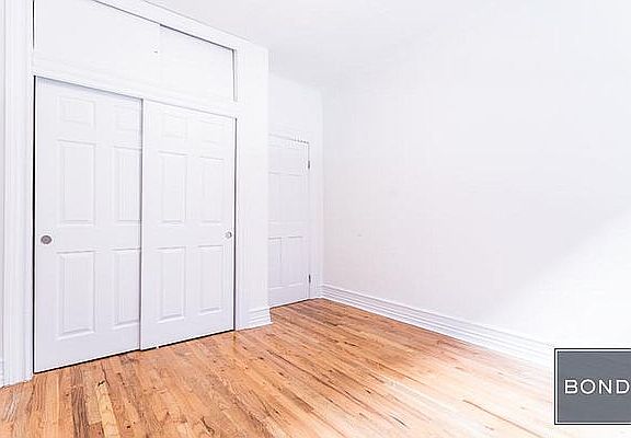 5th image of 245 W 51st St APT 806