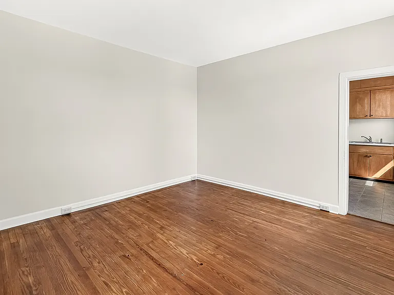 243 E 2nd St #2 — Photo 5