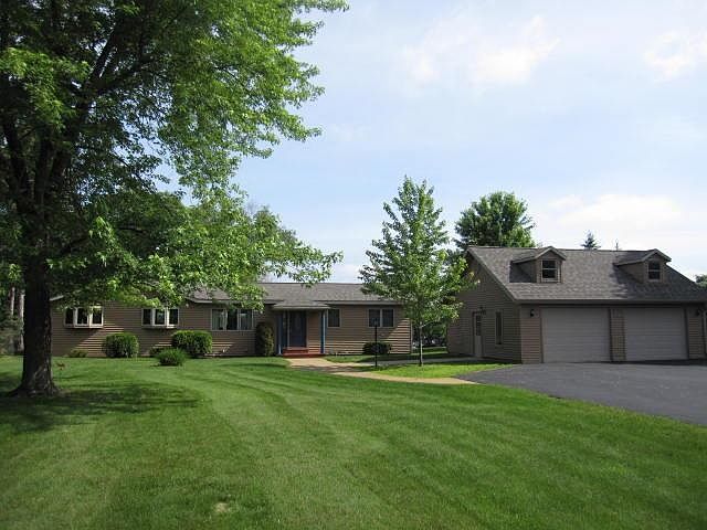 1st image of 153214 Shoreland Ln