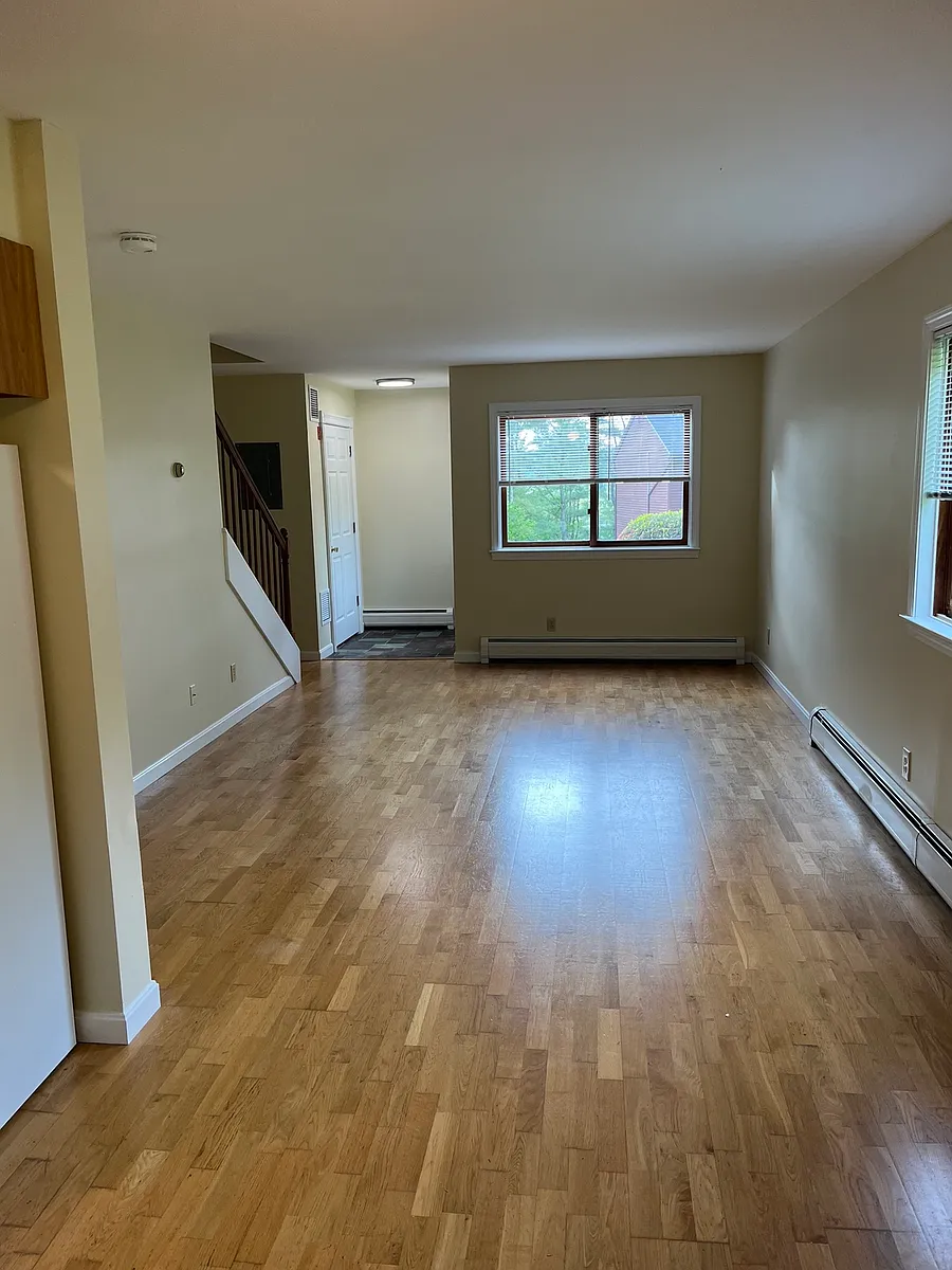 Building Photo - 121 Village Heights Rd #17