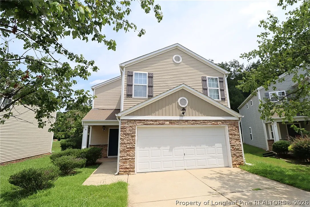 4 bed, 2.5 bath, 2542 sqft, $2,250 — Photo 1