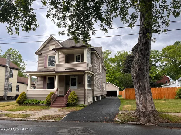 9 Woodside Avenue, Gloversville, NY 12078