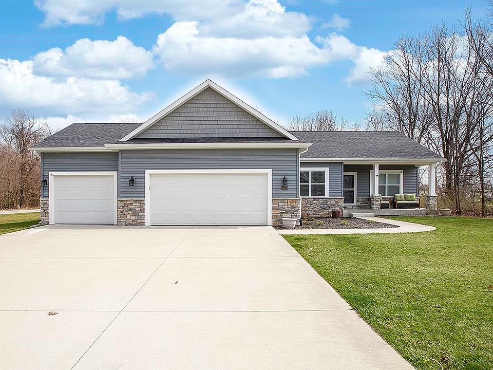 1st image of 51974 Tall Pines Dr