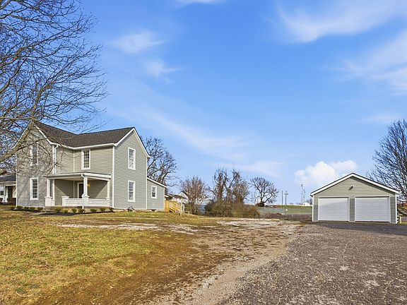 3rd image of 881 New Lair Rd