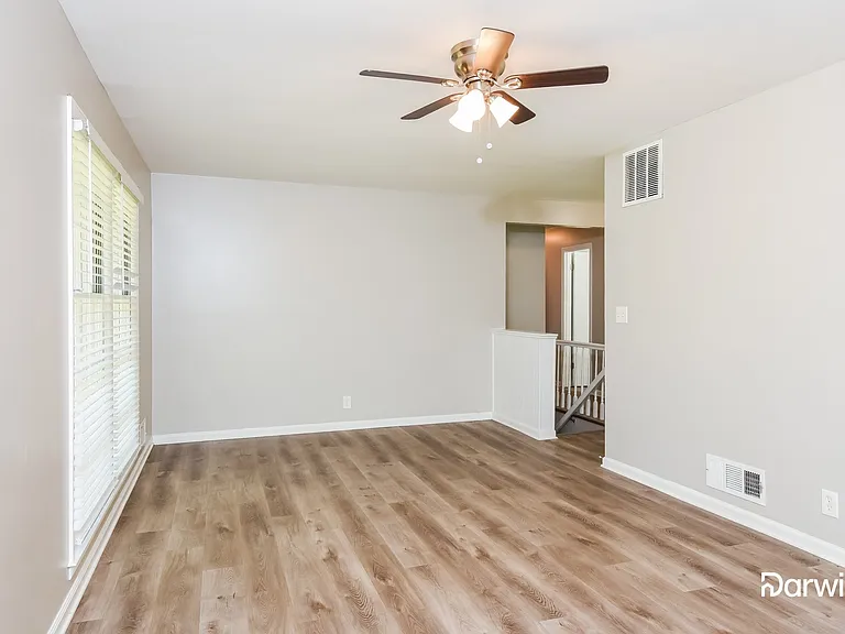 3201 Glendale Dr — Photo 5