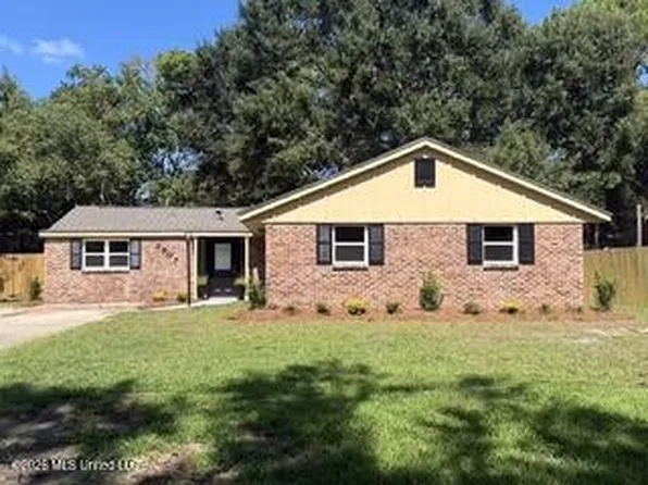 2807 Pinewood Dr, Pascagoula, MS 39567