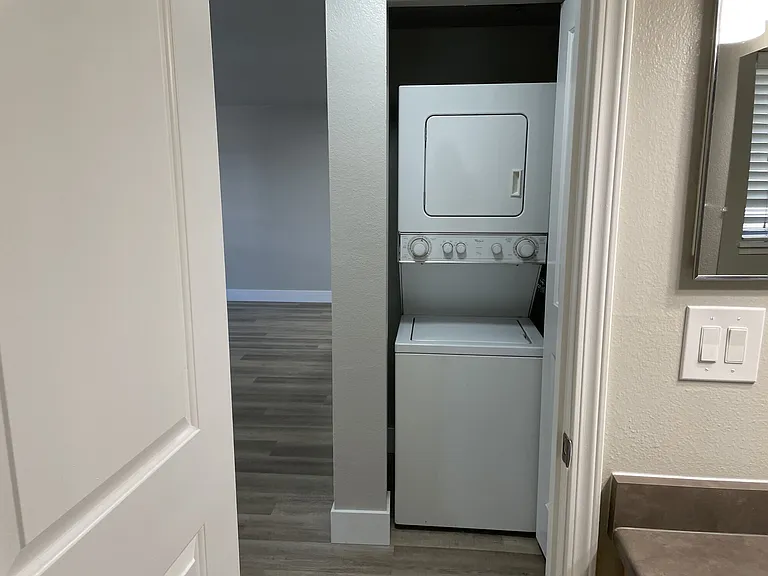 Vesper Apartments — Photo 31