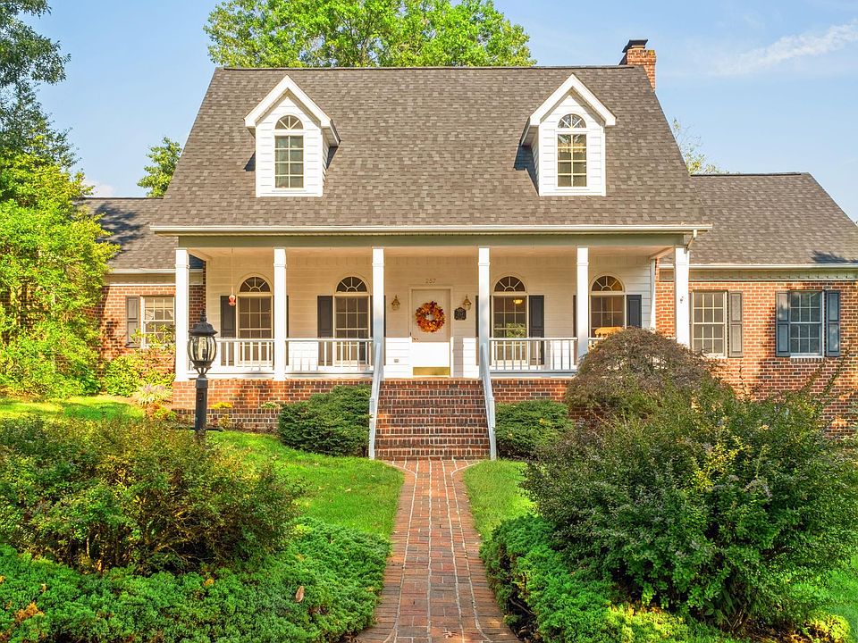 1st image of 257 Divot Dr