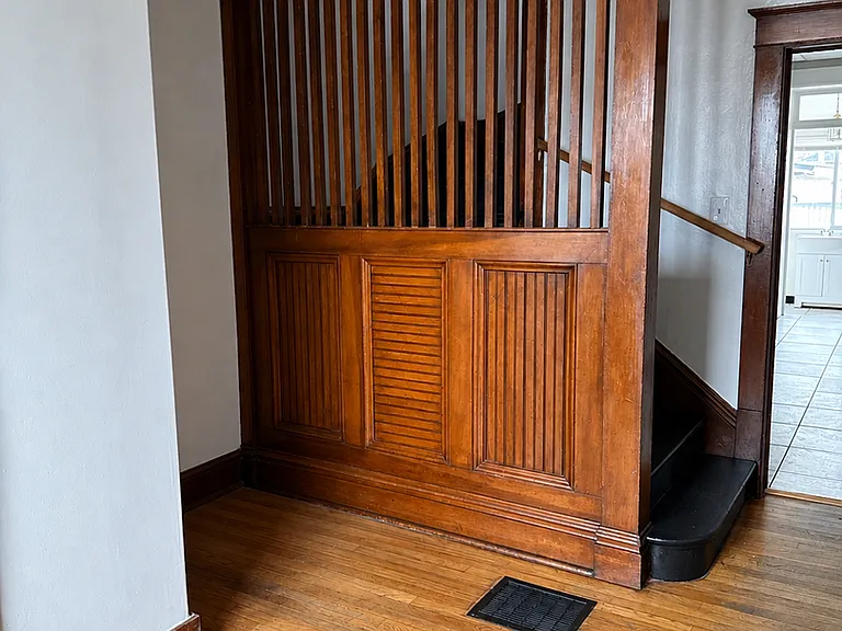 212 W Evans Ave — Photo 3