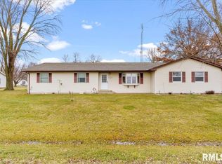 611 E Holden St, Virden, IL