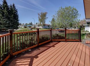 2328 Munro Dr NE, Calgary, AB T2E5Y9