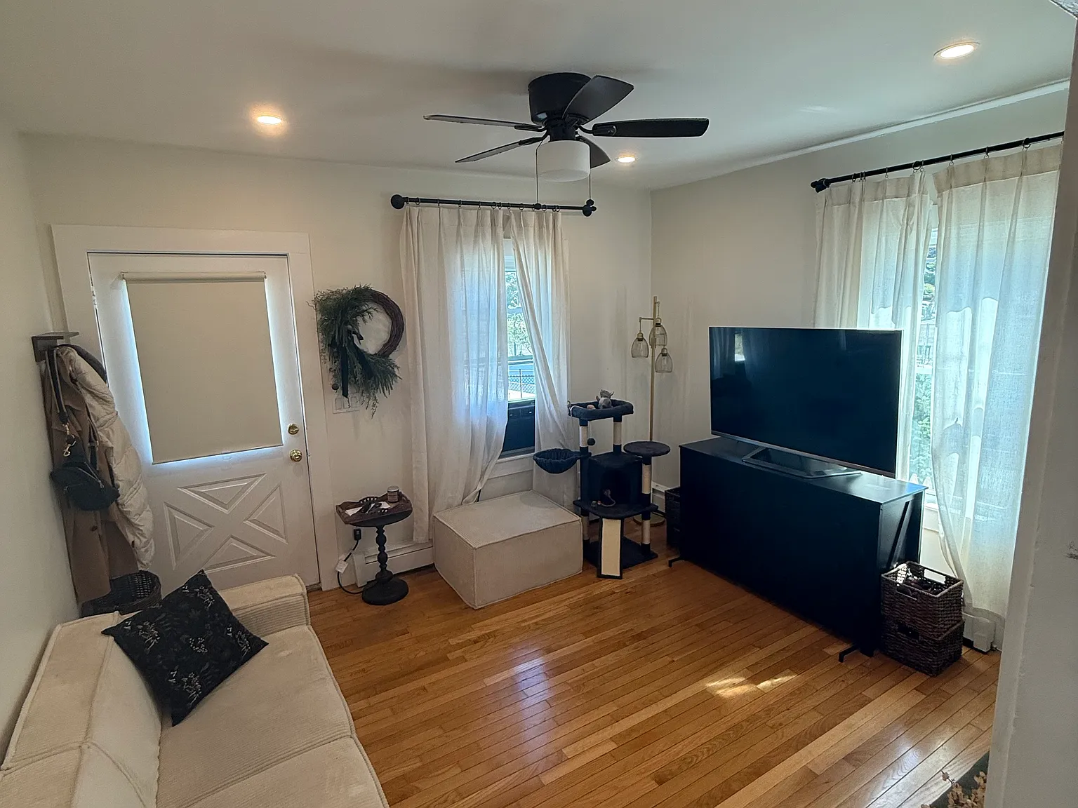 2 bed, 712 sqft, $2,500 — Photo 3