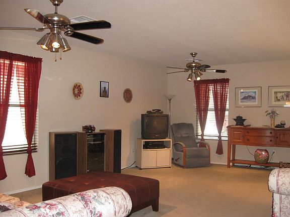 5th image of 1014 E Gwen St