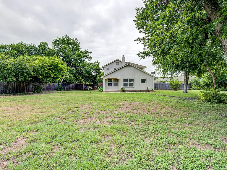 1302 Crete Ln — Photo 25