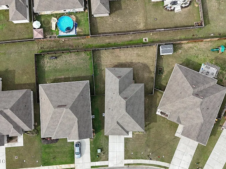 3700 Victor Ln — Photo 23