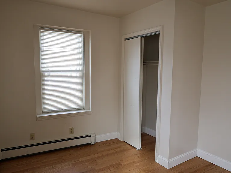 27 Hone St #4 — Photo 7