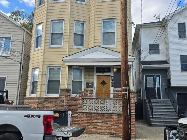 49 Barbara St, Newark, NJ 07105