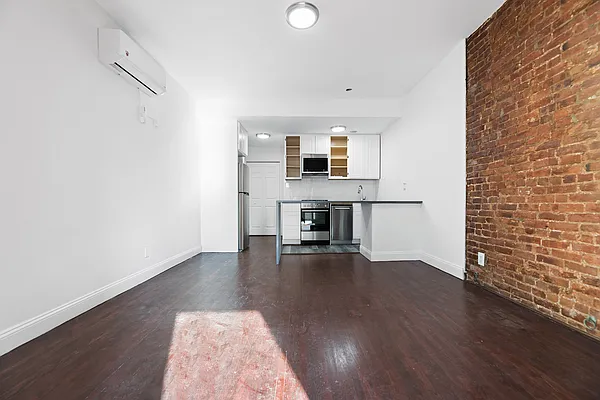 Rented by REAL New York | media 4