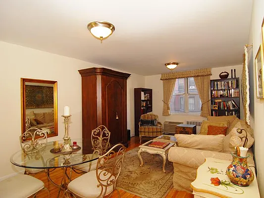 Sold by Sotheby's International Realty | media 13