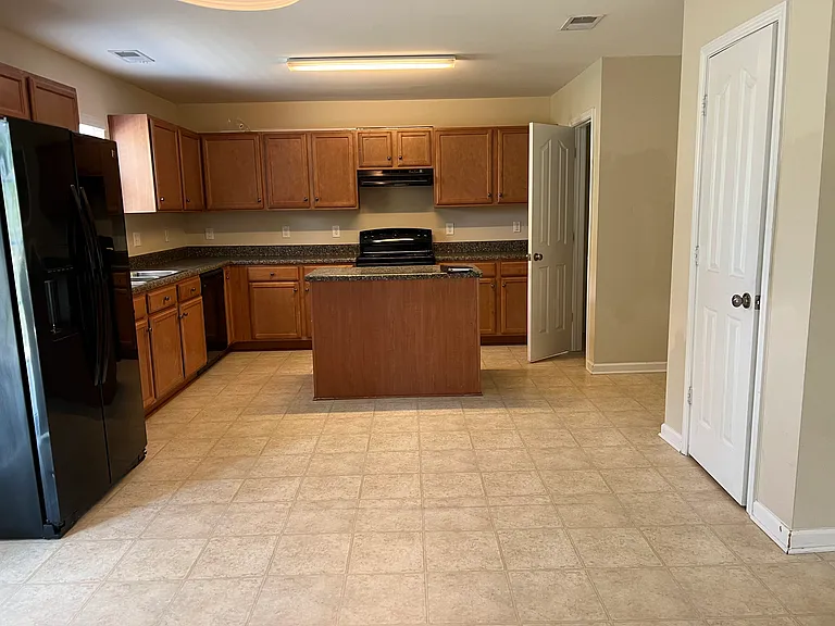 3613 Blue Spruce Ct — Photo 5