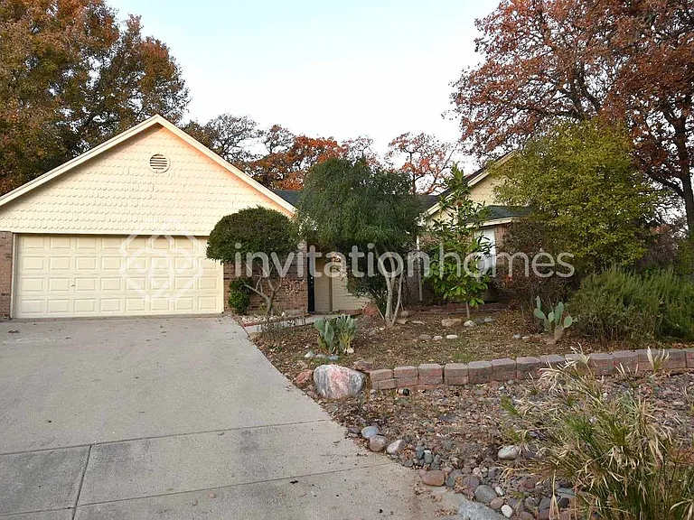 3908 Helmsford Dr — Photo 1