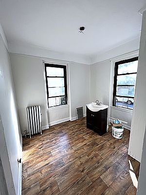 4th image of 21-15 33rd St APT 2F