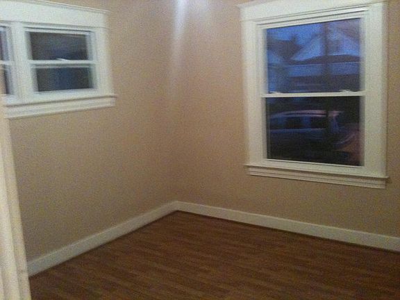4th image of 122 N 39th St