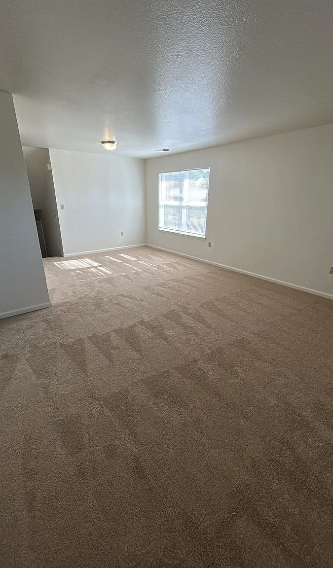 3 bed, 2.5 bath, 1328 sqft, $1,719 — Photo 1