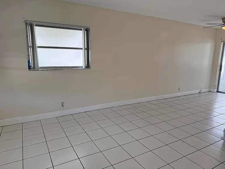 7105 NW 70th Ct — Photo 13