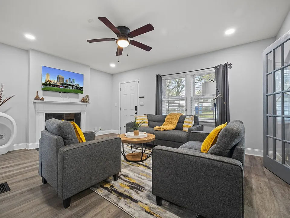 547 Erin Ave SW #ID1609610P