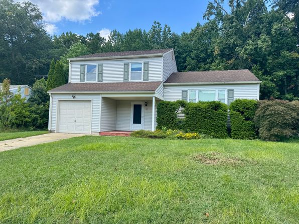40 Broadleaf Dr