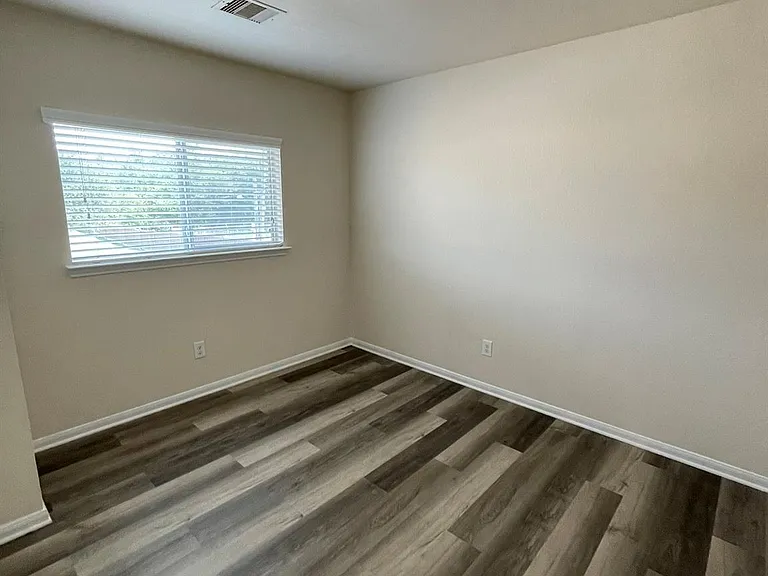 1755 Nichole Woods Dr — Photo 28