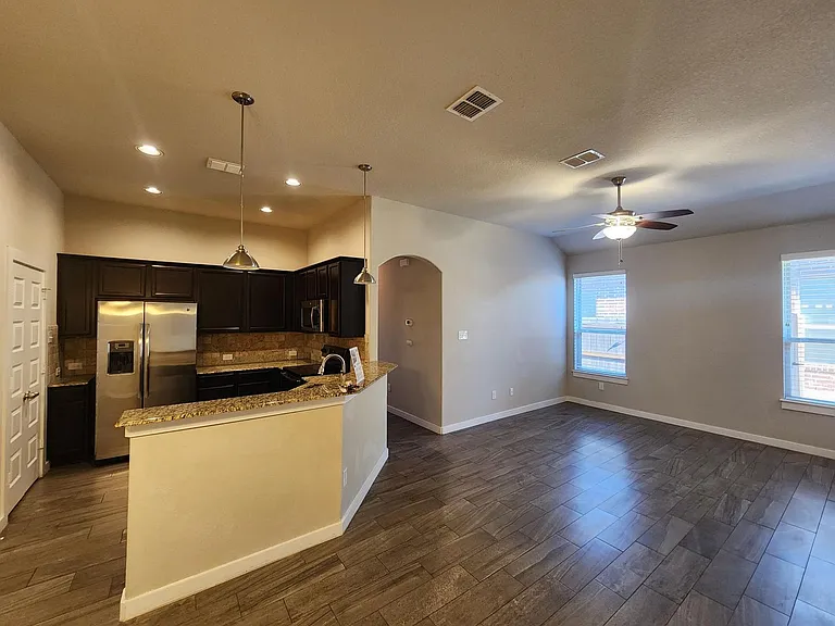 367 Creekside Curv — Photo 8