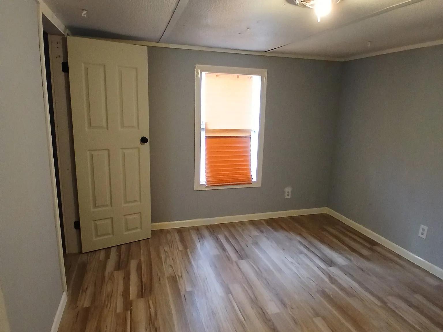 4 bed, 1900 sqft, $2,000 — Photo 3