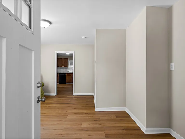 51 E Jones St — Photo 10