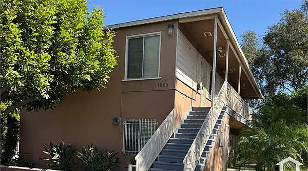 11800 S Figueroa St #5
