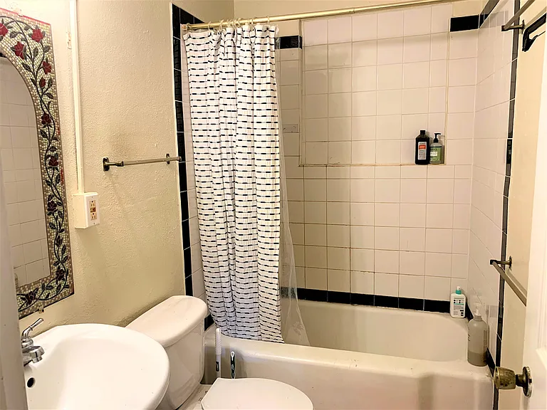 1036 State St NW #B — Photo 7