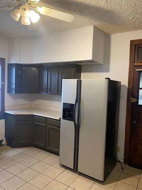 3 bed, 1000 sqft, $1,900 — Photo 4