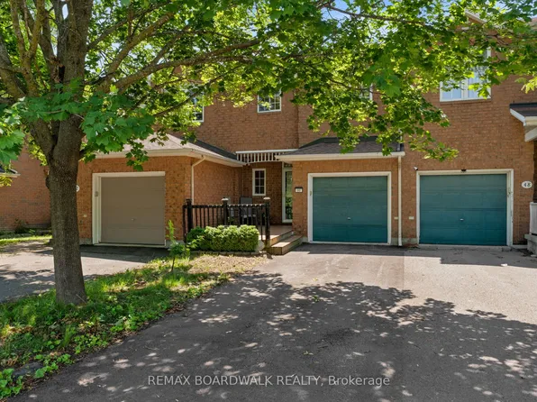 50 Gray Cres, Ottawa, ON K2K 3L2