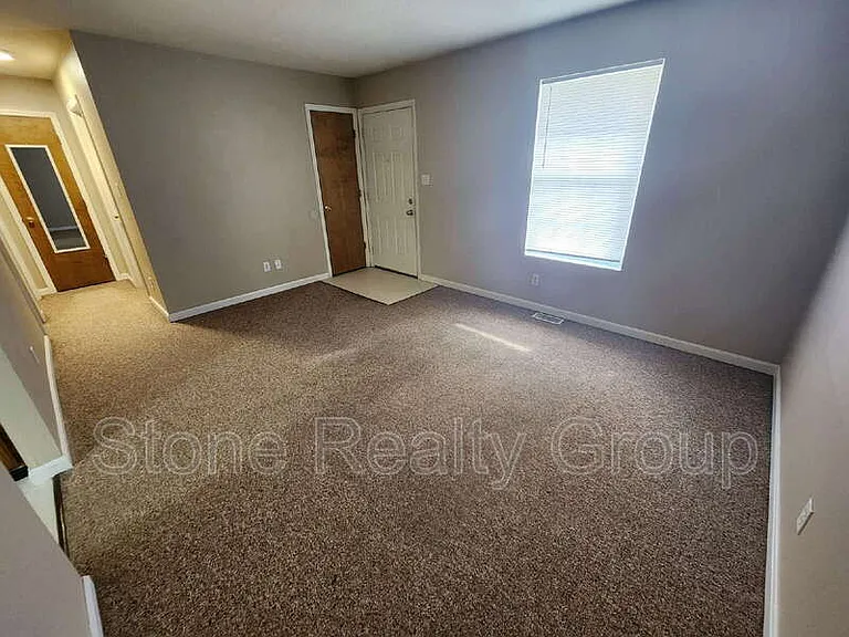 2460 E Clayton Dr — Photo 2