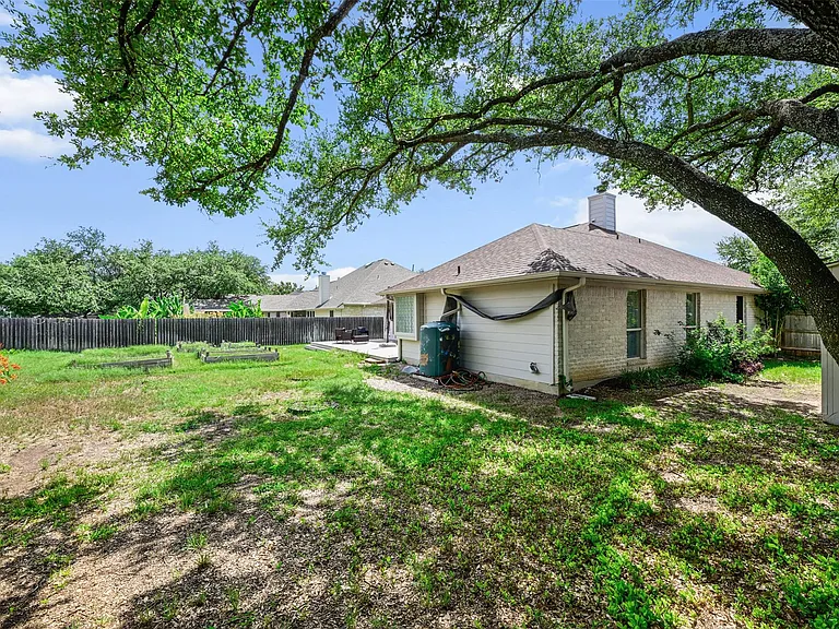 6006 Barletta Dr — Photo 34