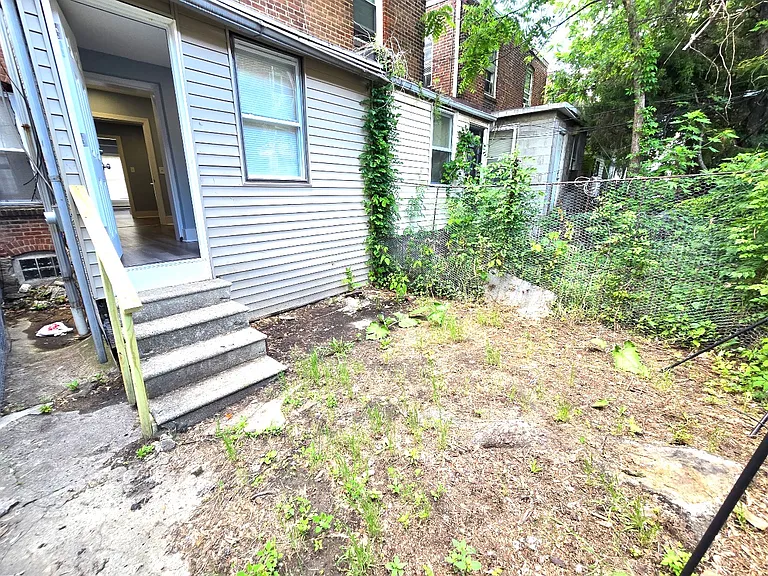 6542 Regent St — Photo 15